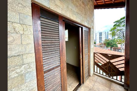 Casa à venda com 160m², 3 quartos e 2 vagas Casa à venda com 160m², 3 quartos e 2 vagasVaranda da Sala