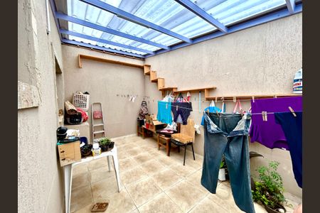 Casa à venda com 160m², 3 quartos e 2 vagas Casa à venda com 160m², 3 quartos e 2 vagasQuintal