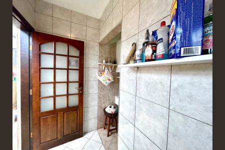 Casa à venda com 160m², 3 quartos e 2 vagas Casa à venda com 160m², 3 quartos e 2 vagasÁrea de Serviço