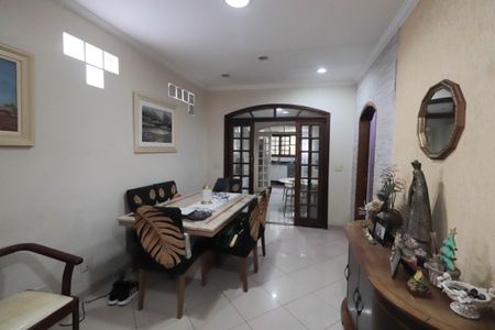 Casa à venda com 200m², 2 quartos e 3 vagasSala 2