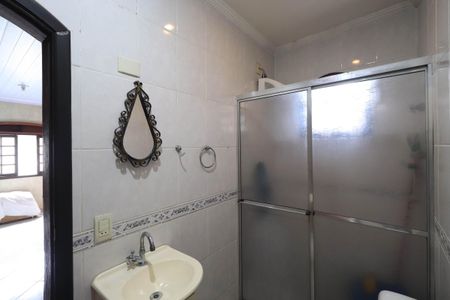Casa à venda com 200m², 2 quartos e 3 vagasBanheiro de serviço