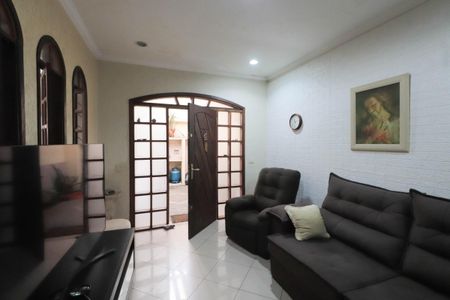 Casa à venda com 200m², 2 quartos e 3 vagasSala de TV