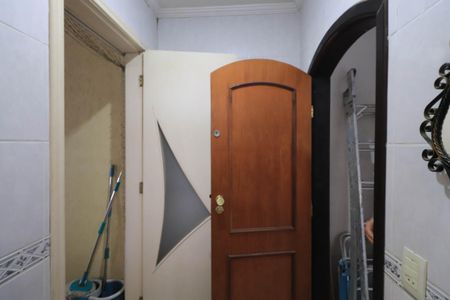 Casa à venda com 200m², 2 quartos e 3 vagasBanheiro de serviço