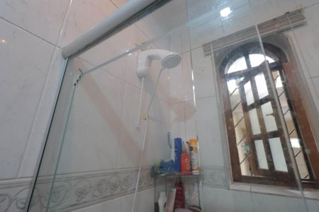 Casa à venda com 200m², 2 quartos e 3 vagasBanheiro da Suíte 2