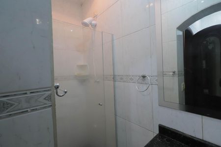 Casa à venda com 200m², 2 quartos e 3 vagasBanheiro da Suíte 1