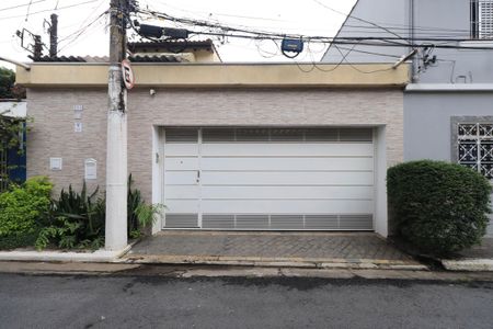 Casa à venda com 200m², 2 quartos e 3 vagasFachada
