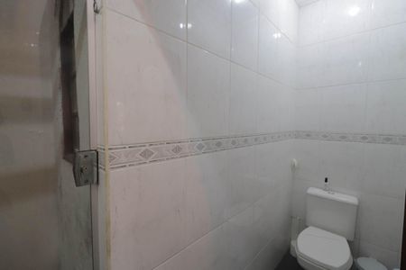 Casa à venda com 200m², 2 quartos e 3 vagasBanheiro da Suíte 1