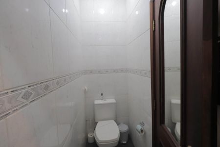 Casa à venda com 200m², 2 quartos e 3 vagasBanheiro da Suíte 1