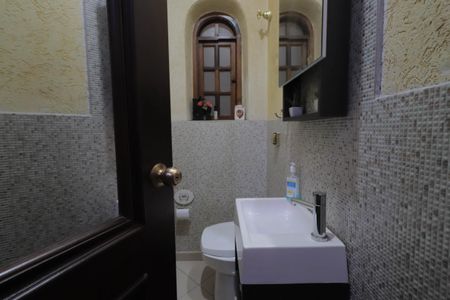 Casa à venda com 200m², 2 quartos e 3 vagasLavabo