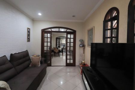 Casa à venda com 200m², 2 quartos e 3 vagasSala de TV