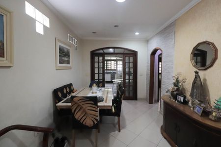 Casa à venda com 200m², 2 quartos e 3 vagasSala 2