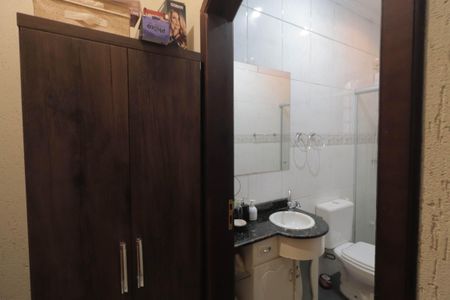 Casa à venda com 200m², 2 quartos e 3 vagasBanheiro da Suíte 2