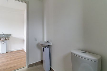 Banheiro de apartamento para alugar com 1 quarto, 25m² em Vila Butantã, São Paulo