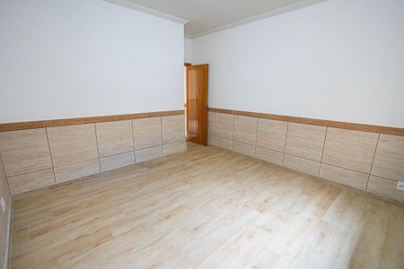 Casa à venda com 200m², 5 quartos e 2 vagasquarto 2