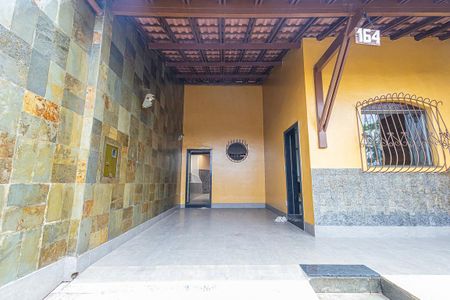 Casa à venda com 200m², 5 quartos e 2 vagasVaranda / garagem