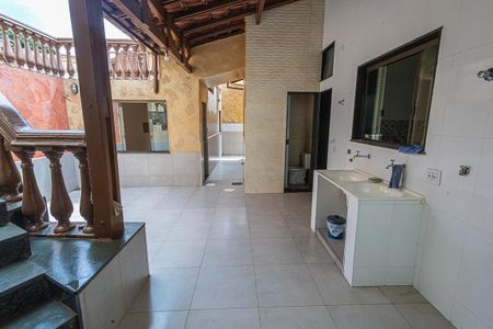 Casa à venda com 200m², 5 quartos e 2 vagasarea de serviço