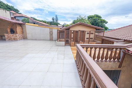 Casa à venda com 200m², 5 quartos e 2 vagasarea gourmet