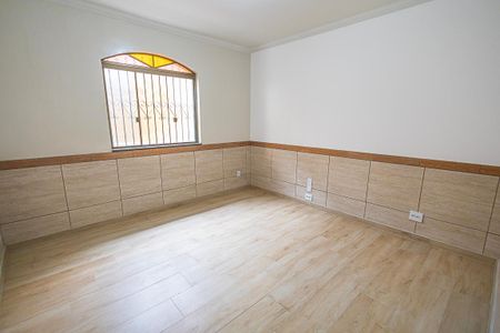 Casa à venda com 200m², 5 quartos e 2 vagasquarto 2