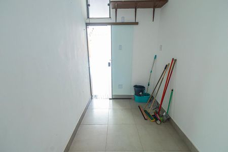 Casa à venda com 200m², 5 quartos e 2 vagas quarto 5 (DCE)