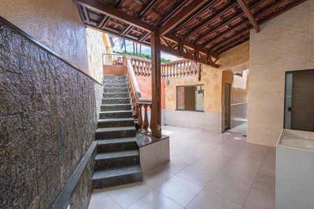 Casa à venda com 200m², 5 quartos e 2 vagasarea de serviço