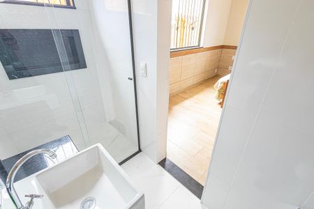 Casa à venda com 200m², 5 quartos e 2 vagassuite