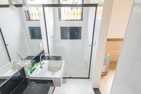 Casa à venda com 200m², 5 quartos e 2 vagassuite