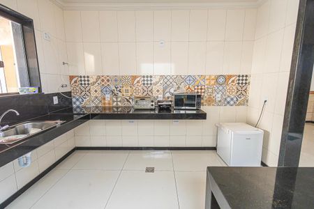 Casa à venda com 200m², 5 quartos e 2 vagascozinha