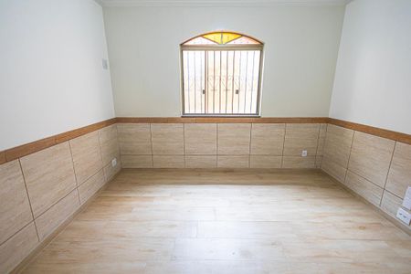 Casa à venda com 200m², 5 quartos e 2 vagasquarto 2