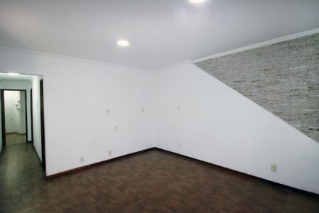 Sala de casa para alugar com 2 quartos, 100m² em Pavuna, Rio de Janeiro