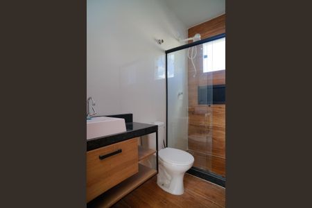 Casa para alugar com 80m², 2 quartos e sem vaga Casa para alugar com 80m², 2 quartos e sem vagaBanheiro Social