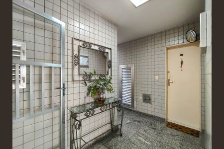 Apartamento à venda com 70m², 2 quartos e 1 vaga Apartamento à venda com 70m², 2 quartos e 1 vagaFachada e portaria