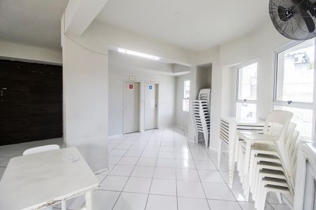 Apartamento à venda com 62m², 1 quarto e 2 vagas Apartamento à venda com 62m², 1 quarto e 2 vagasÁrea comum - Salão de festas