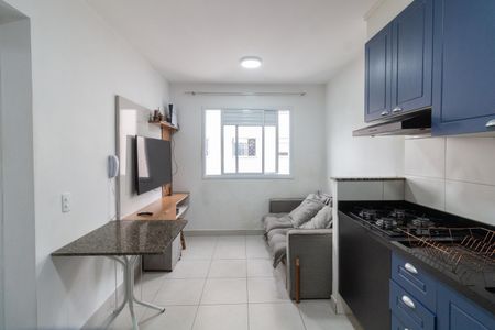 Sala - Cozinha de apartamento para alugar com 2 quartos, 33m² em Jardim Celeste, São Paulo