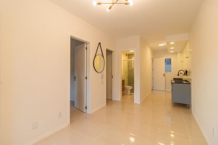 Sala de casa de condomínio para alugar com 2 quartos, 49m² em Hípica, Porto Alegre