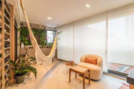Apartamento para alugar com 2 quartos, 123m² em Alphaville Empresarial, Barueri