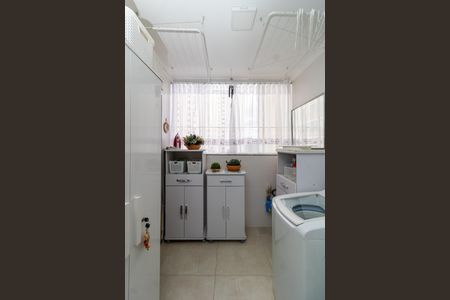 Apartamento à venda com 79m², 3 quartos e 1 vagaÁrea de Serviço