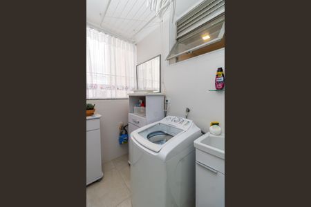 Apartamento à venda com 79m², 3 quartos e 1 vagaÁrea de Serviço