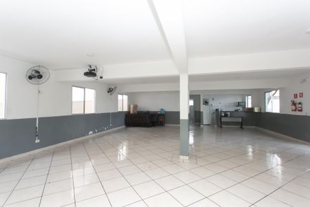 Apartamento para alugar com 42m², 2 quartos e 1 vaga Apartamento para alugar com 42m², 2 quartos e 1 vagaÁrea comum - Salão de Festas