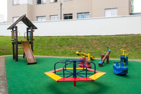 Apartamento para alugar com 42m², 2 quartos e 1 vaga Apartamento para alugar com 42m², 2 quartos e 1 vagaÁrea comum - Playground