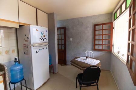 Casa à venda com 300m², 5 quartos e 2 vagas Casa à venda com 300m², 5 quartos e 2 vagasCozinha