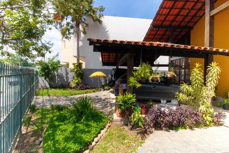 Casa à venda com 300m², 5 quartos e 2 vagas Casa à venda com 300m², 5 quartos e 2 vagasÁrea externa