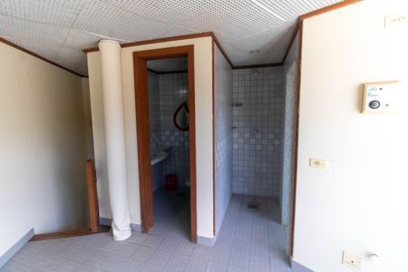 Casa à venda com 300m², 5 quartos e 2 vagas Casa à venda com 300m², 5 quartos e 2 vagasÁrea externa