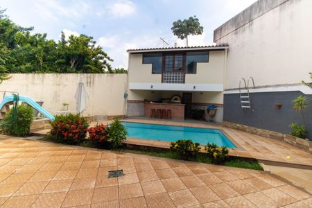Casa à venda com 300m², 5 quartos e 2 vagas Casa à venda com 300m², 5 quartos e 2 vagasVista do Quarto 2