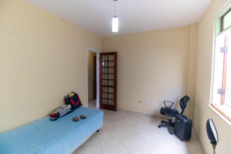 Casa à venda com 300m², 5 quartos e 2 vagas Casa à venda com 300m², 5 quartos e 2 vagasQuarto 1