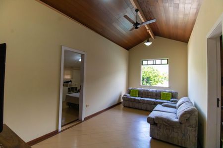 Casa à venda com 300m², 5 quartos e 2 vagas Casa à venda com 300m², 5 quartos e 2 vagasSala 2