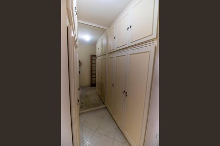 Casa à venda com 300m², 5 quartos e 2 vagas Casa à venda com 300m², 5 quartos e 2 vagasCloset da suíte 1