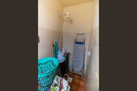 Casa à venda com 300m², 5 quartos e 2 vagas Casa à venda com 300m², 5 quartos e 2 vagasBanheiro de serviço