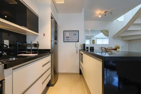 Apartamento à venda com 70m², 2 quartos e 2 vagas Apartamento à venda com 70m², 2 quartos e 2 vagasCozinha