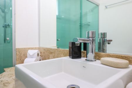 Apartamento à venda com 70m², 2 quartos e 2 vagas Apartamento à venda com 70m², 2 quartos e 2 vagasBanheiro