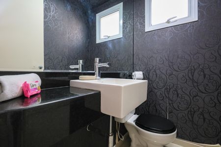 Apartamento à venda com 70m², 2 quartos e 2 vagas Apartamento à venda com 70m², 2 quartos e 2 vagasLavabo